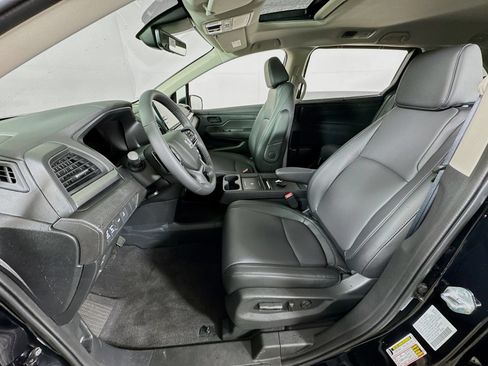 Certified 2026 Honda Odyssey EX-L image 12