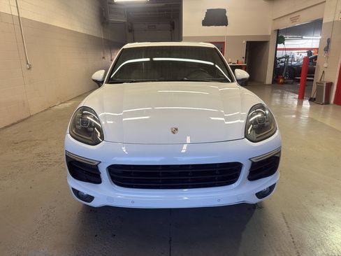 Used 2015 Porsche Cayenne Diesel AWD/4WD image 2