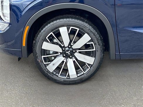 New 2025 Mitsubishi Outlander SEL image 33