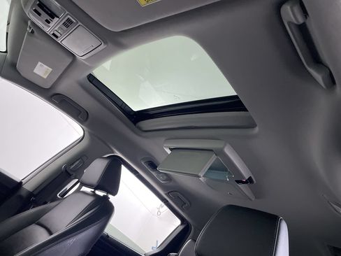 Used 2023 Honda Odyssey Touring image 19