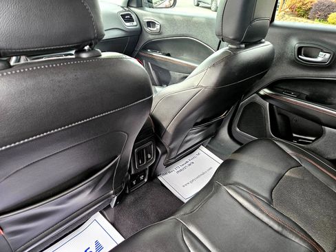 Used 2018 Jeep Compass Trailhawk w/ Cold Weather Group image 17