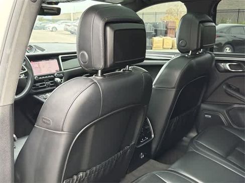 Used 2020 Porsche Macan w/ Premium Package Plus image 20