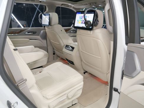 Used 2024 Cadillac Escalade Sport Platinum w/ LPO, ONYX Package image 54