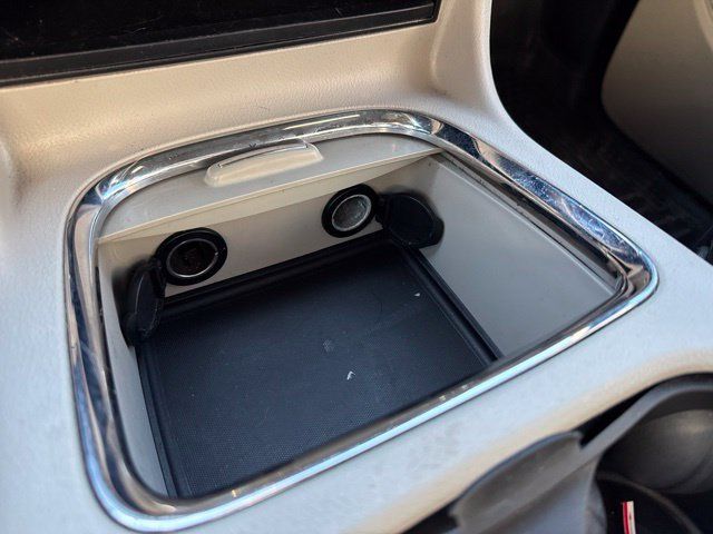 Used 2019 Dodge Grand Caravan SXT FWD image 19