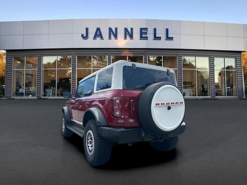 New 2026 Ford Bronco Outer Banks w/ Sasquatch Package AWD/4WD image 7