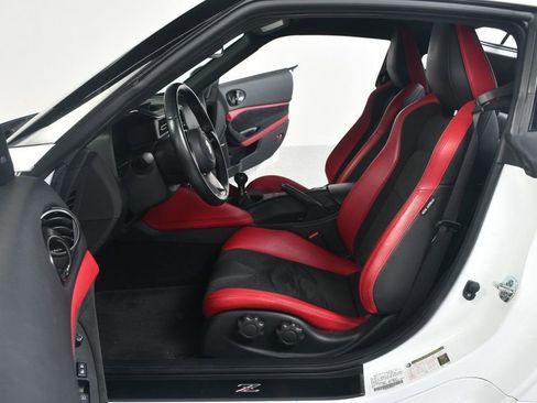 Used 2024 Nissan Z Performance w/ Floor Mat Package image 26