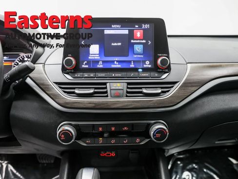 Used 2024 Nissan Altima 2.5 SV image 12