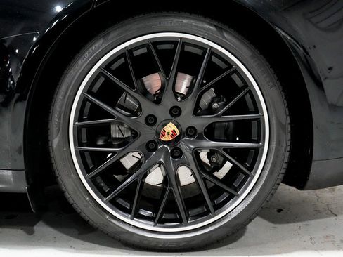 Used 2018 Porsche Panamera 4S image 36