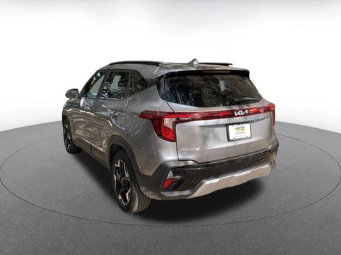 Used 2025 Kia Seltos S image 16