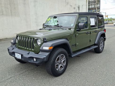 Used 2022 Jeep Wrangler Unlimited Sport AWD/4WD image 6