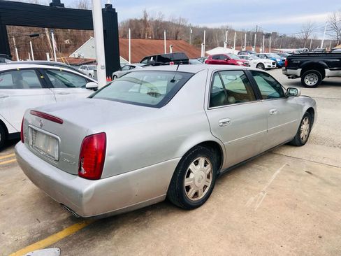 Used 2004 Cadillac De Ville w/ Equipment Group image 4