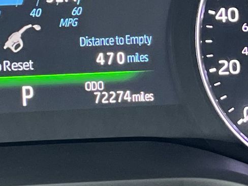 Used 2021 Toyota Sienna Limited image 17