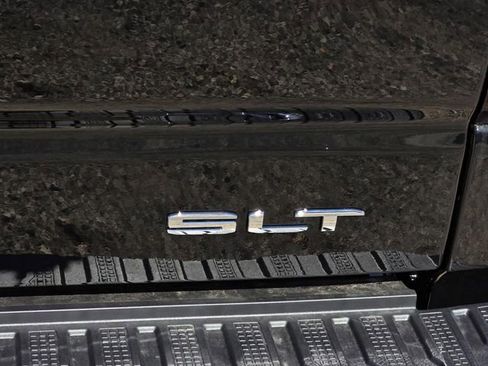 New 2026 GMC Sierra 1500 SLT w/ SLT Premium Package image 7