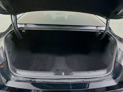 Used 2024 Hyundai Elantra SEL w/ Convenience Package FWD image 29