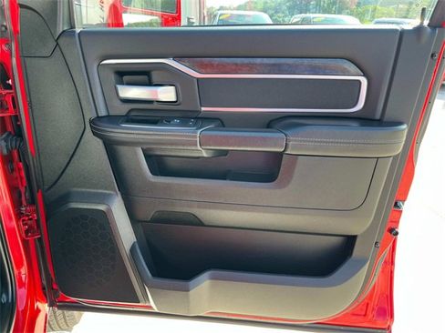 Used 2024 RAM 3500 Big Horn image 27