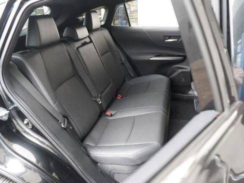 Used 2022 Toyota Venza Limited image 36