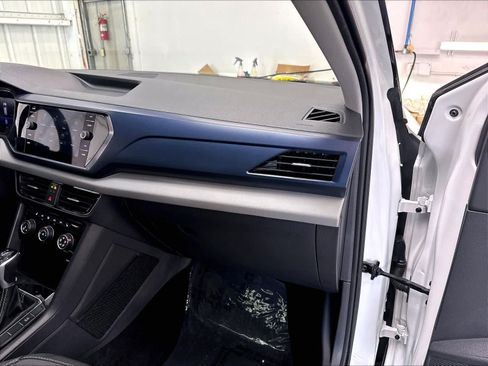 Used 2023 Volkswagen Taos SE w/ Panoramic Sunroof Package FWD image 29