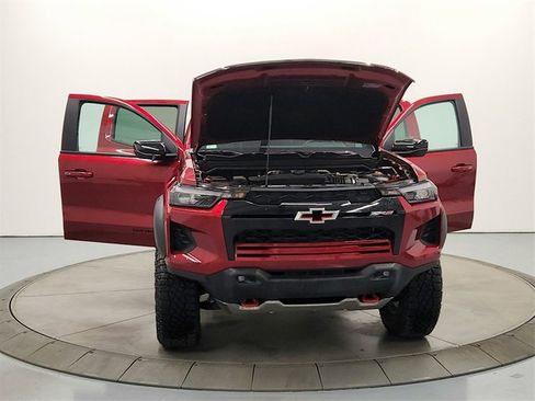 Used 2025 Chevrolet Colorado ZR2 image 10