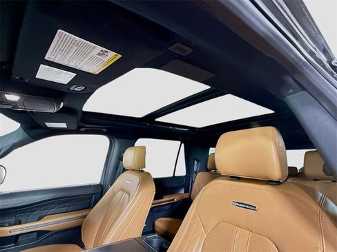 Used 2022 Ford Expedition Max Platinum image 17