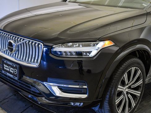 Certified 2025 Volvo XC90 B6 Plus image 9