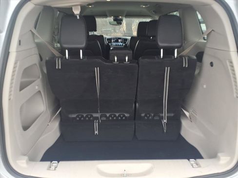 Used 2024 Chrysler Pacifica Touring-L image 34