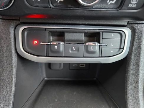 Used 2022 GMC Acadia SLT w/ Preferred Package image 21