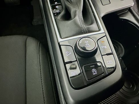 Used 2025 Kia Sportage LX image 32