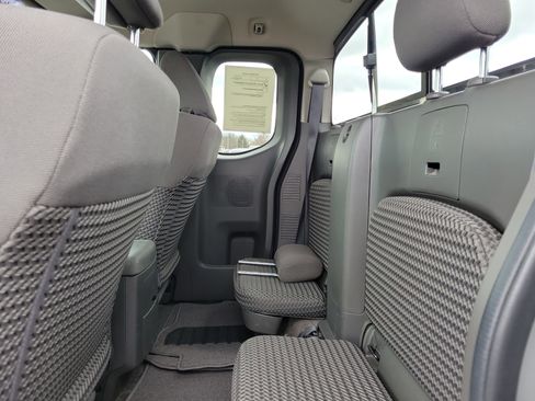 Certified 2017 Nissan Frontier SV w/ SV Value Truck Package image 11