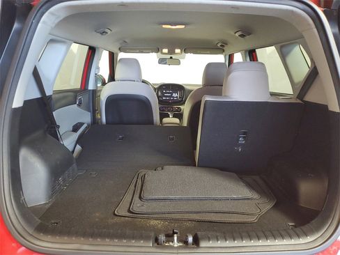 Used 2022 Kia Soul LX image 24