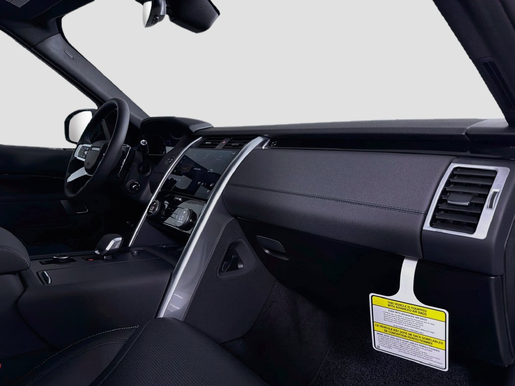 New 2026 Land Rover Discovery S AWD/4WD image 31