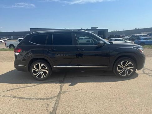 Used 2022 Volkswagen Atlas SEL AWD/4WD image 13