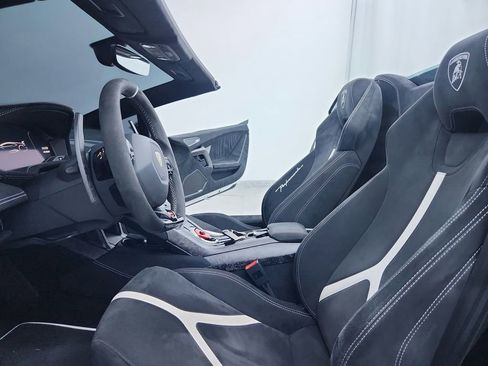 Used 2019 Lamborghini Huracan Performante image 19