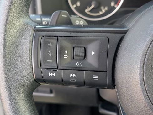 Used 2024 Nissan Rogue S image 20