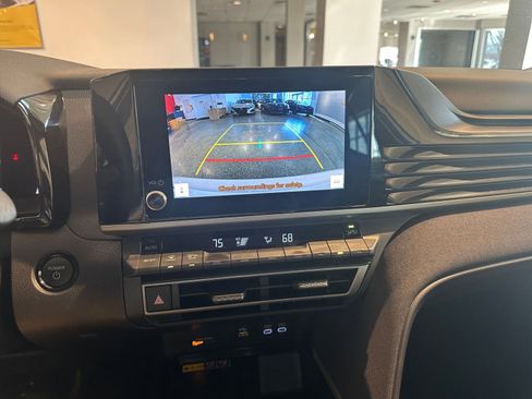 Used 2025 Toyota Camry LE image 17