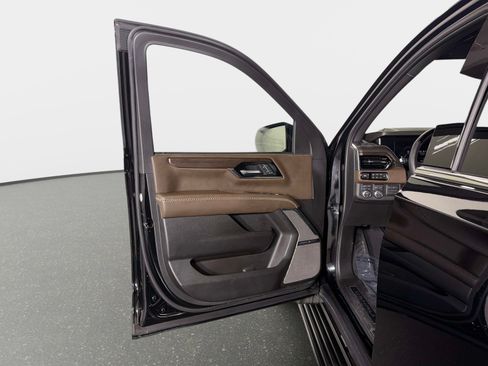Used 2026 GMC Yukon Denali Ultimate AWD/4WD image 38