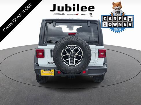 Used 2025 Jeep Wrangler Unlimited Rubicon AWD/4WD image 3
