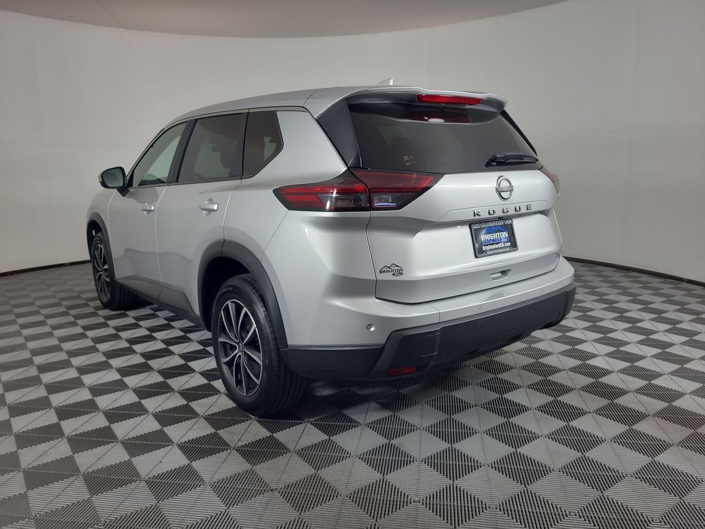 Used 2025 Nissan Rogue SV FWD image 5