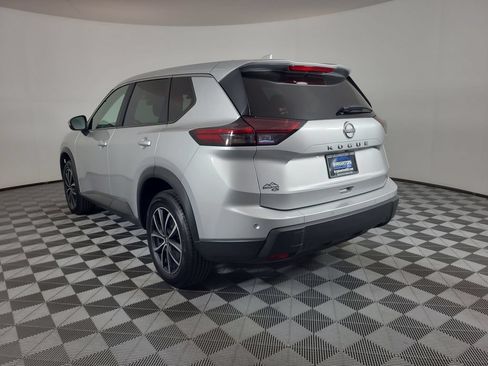 Used 2025 Nissan Rogue SV FWD image 5