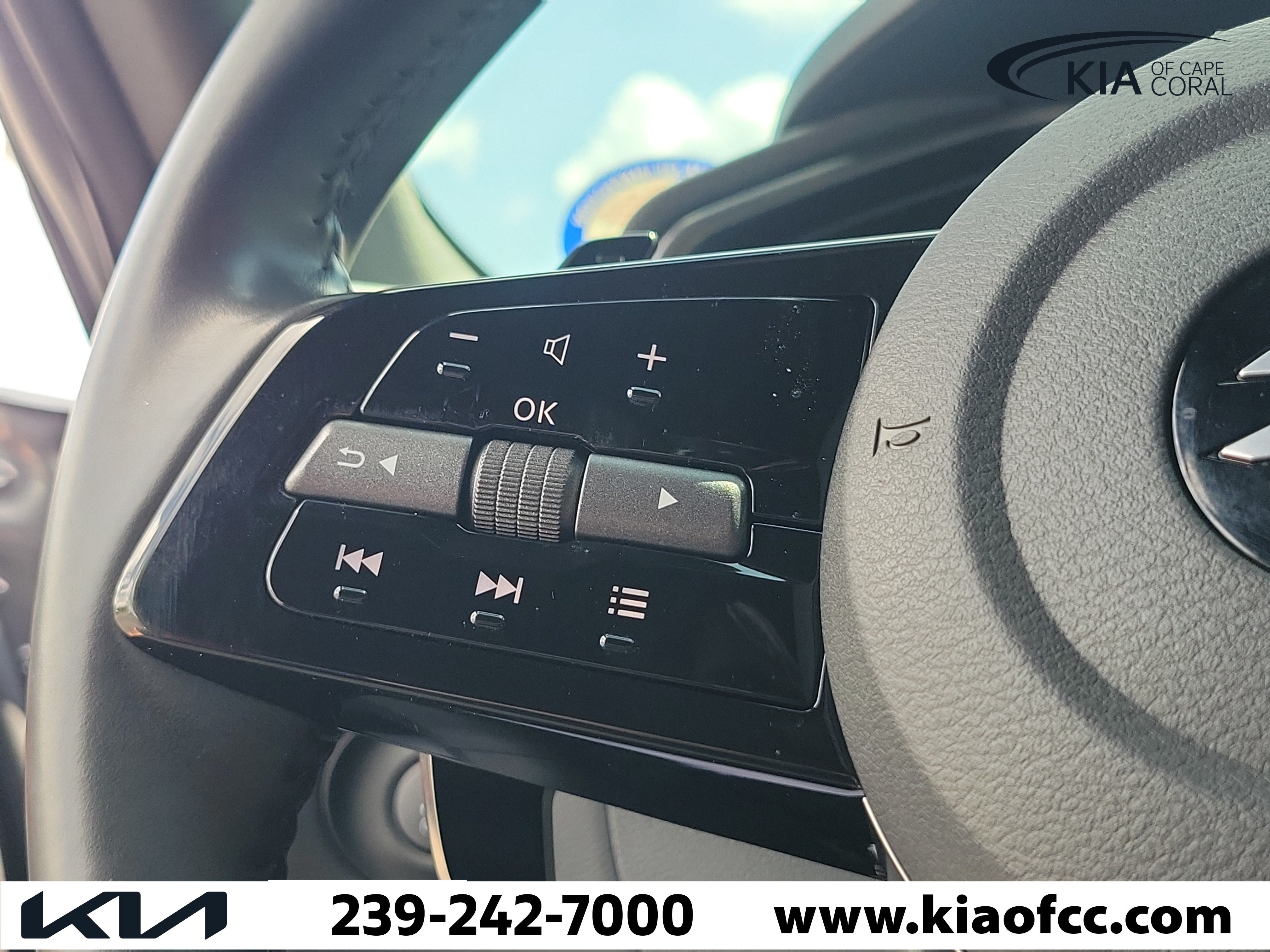 Used 2025 Nissan Z Performance w/ Floor Mat Package RWD image 20