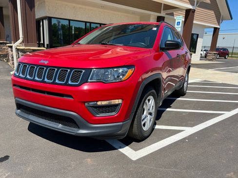 Used 2019 Jeep Compass Sport w/ Cold Weather Group image 2