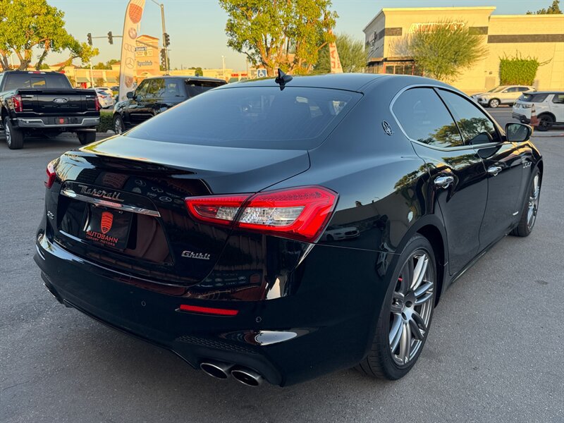 Used 2018 Maserati Ghibli S GranSport Q4 AWD/4WD image 18