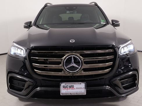 Used 2025 Mercedes-Benz GLS 450 4MATIC image 4