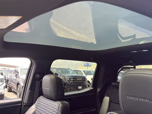 Used 2025 GMC Sierra EV Denali AWD/4WD image 25