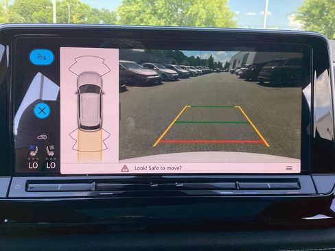 Certified 2026 Volkswagen Atlas Cross Sport SE w/ Panoramic Sunroof Package FWD image 19
