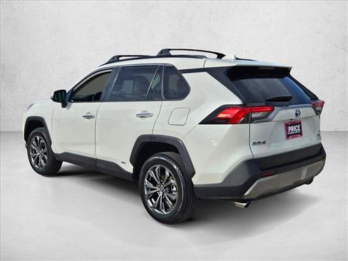 Used 2022 Toyota RAV4 Limited image 8