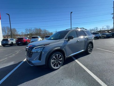 New 2026 Nissan Pathfinder Platinum image 4