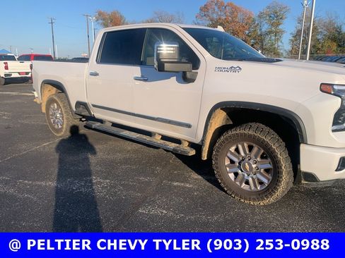 Used 2024 Chevrolet Silverado 2500 High Country w/ Z71 Off-Road Package image 8