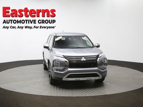 Used 2024 Mitsubishi Outlander SE image 52