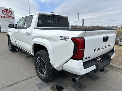 New 2026 Toyota Tacoma TRD Sport w/ TRD Sport Upgrade Package image 4