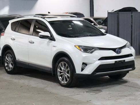 Used 2016 Toyota RAV4 Limited image 3